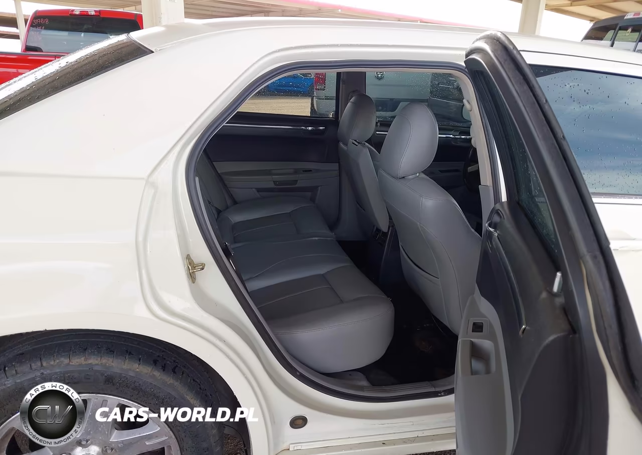 2007 Chrysler 300 Touring VIN:2C3KA53G47H628861 - 8