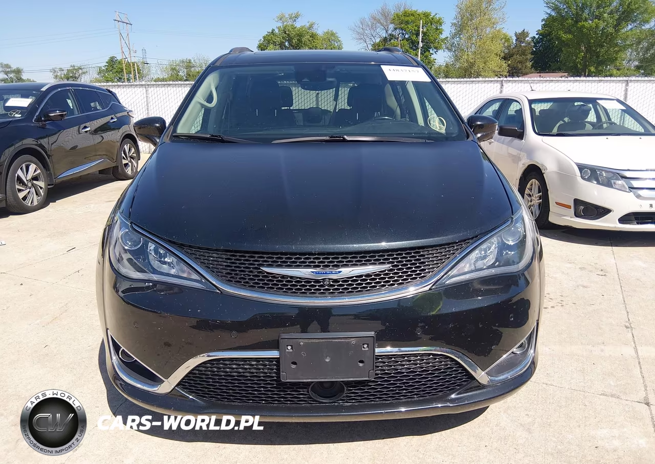 2019 Chrysler Pacifica Touring L Plus VIN:2C4RC1EG9KR509541 - 12