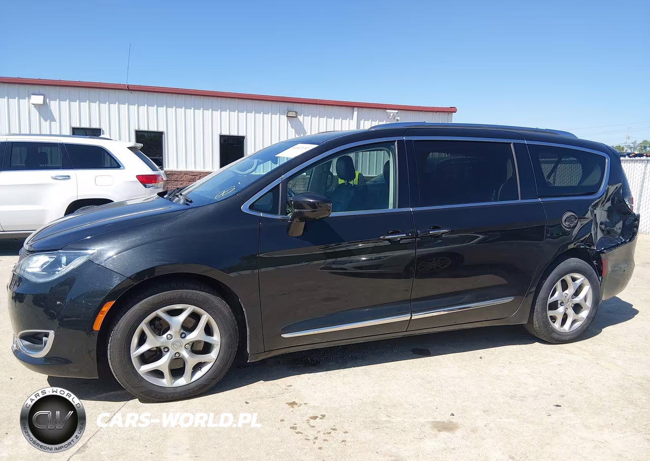 2019 Chrysler Pacifica Touring L Plus VIN:2C4RC1EG9KR509541 - 14
