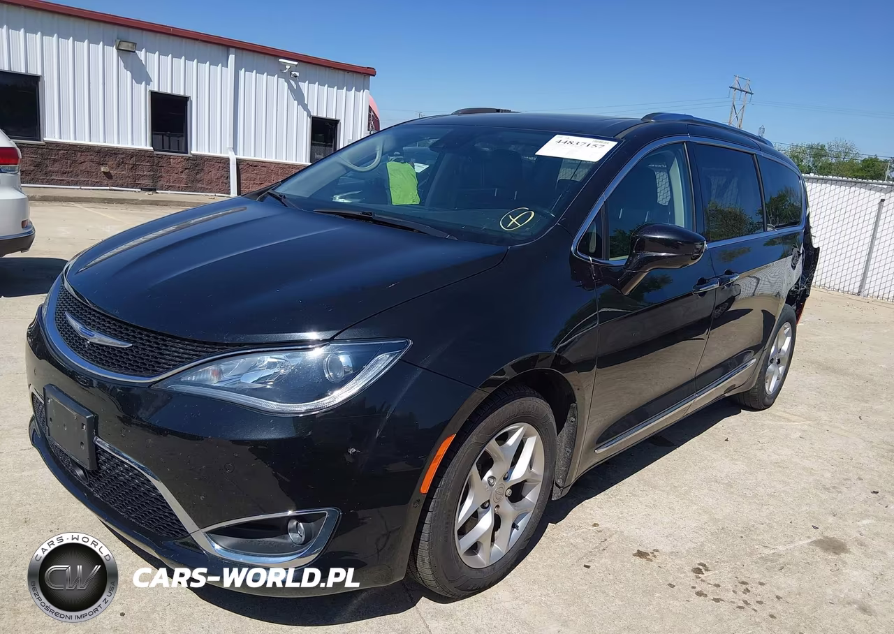 2019 Chrysler Pacifica Touring L Plus VIN:2C4RC1EG9KR509541 - 2