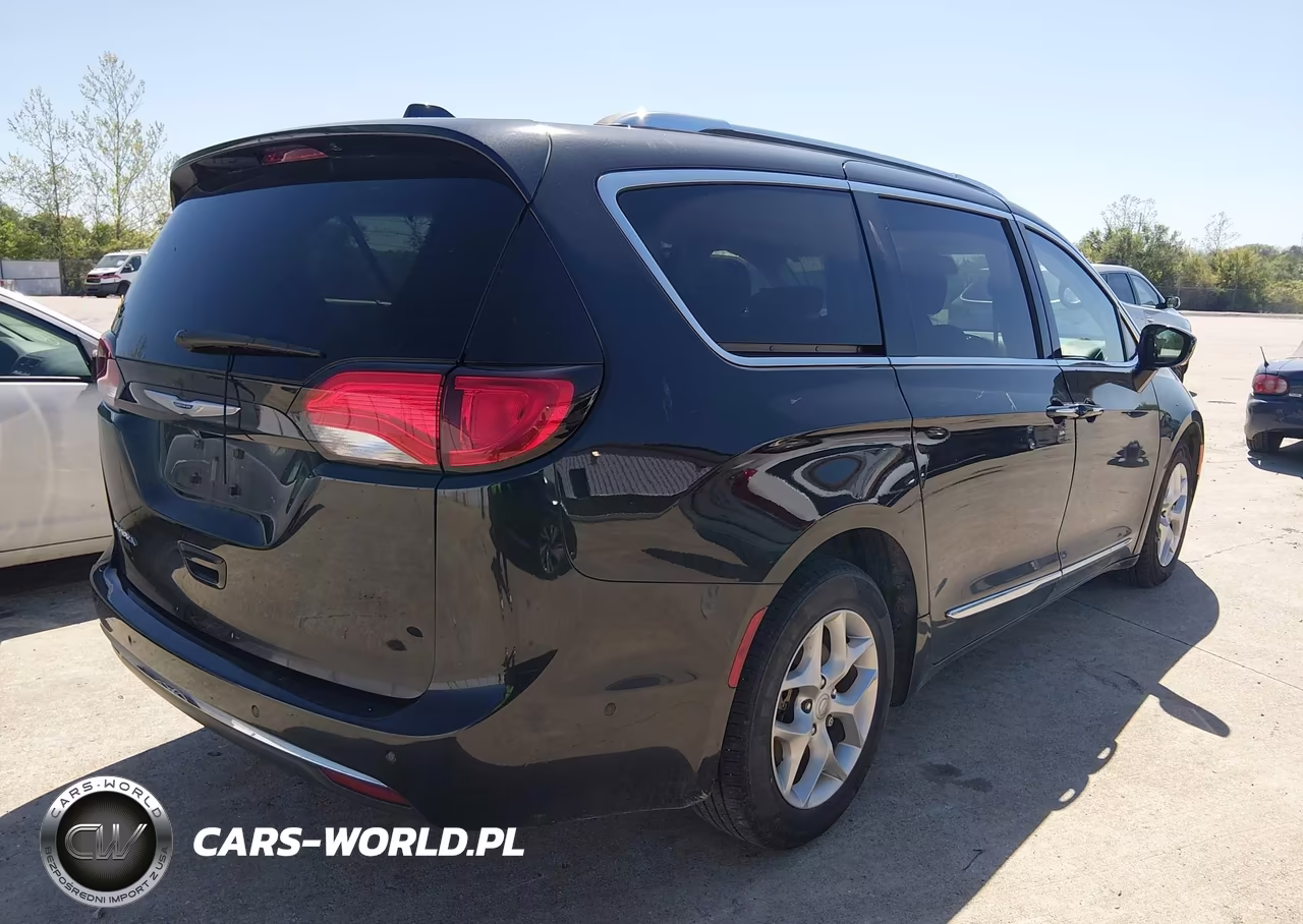 2019 Chrysler Pacifica Touring L Plus VIN:2C4RC1EG9KR509541 - 4