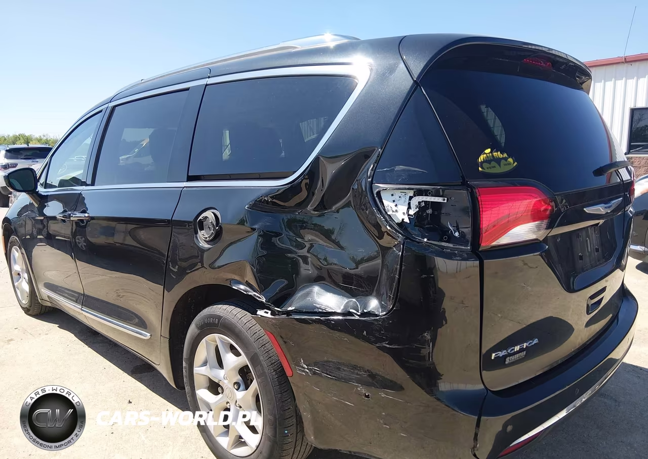 2019 Chrysler Pacifica Touring L Plus VIN:2C4RC1EG9KR509541 - 6