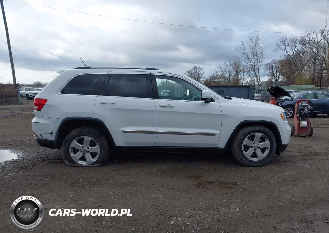 2013 Jeep Grand Cherokee Laredo VIN:1C4RJFAG4DC583549 - 13