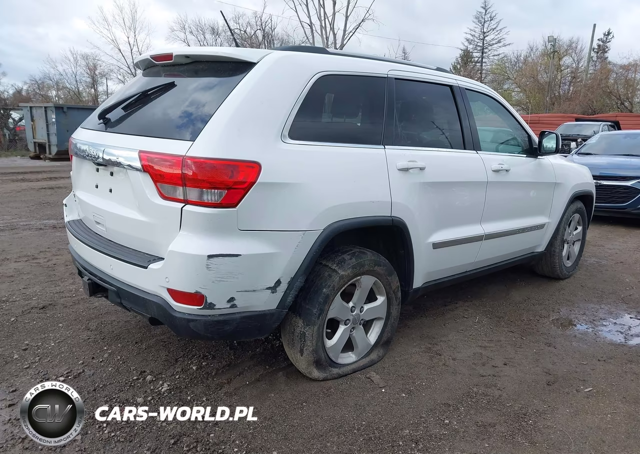 2013 Jeep Grand Cherokee Laredo VIN:1C4RJFAG4DC583549 - 4
