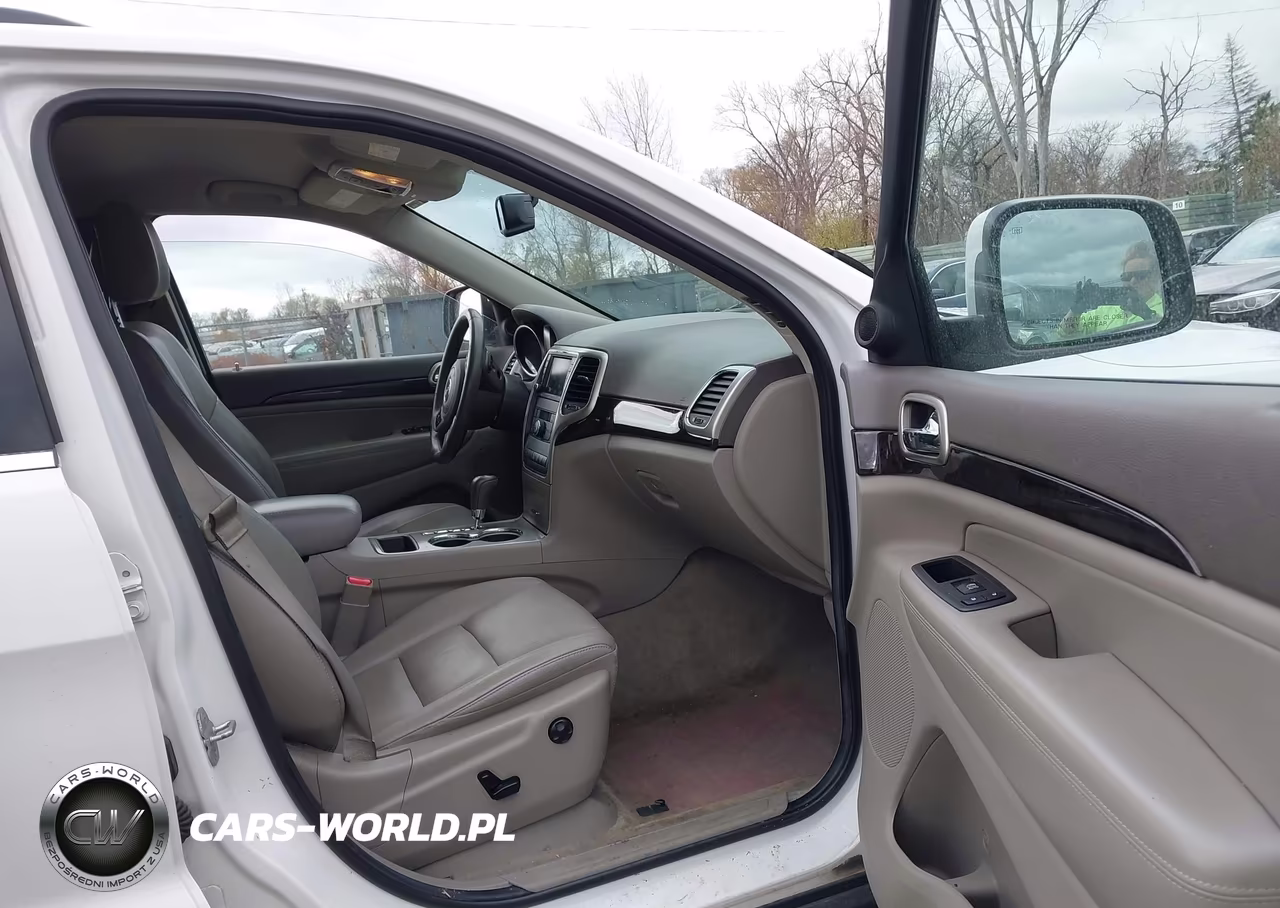 2013 Jeep Grand Cherokee Laredo VIN:1C4RJFAG4DC583549 - 5