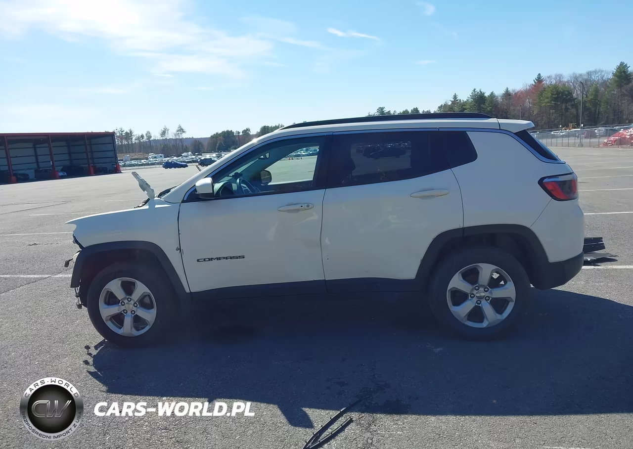 2018 Jeep Compass Latitude 4X4 VIN:3C4NJDBB7JT393010 - 15