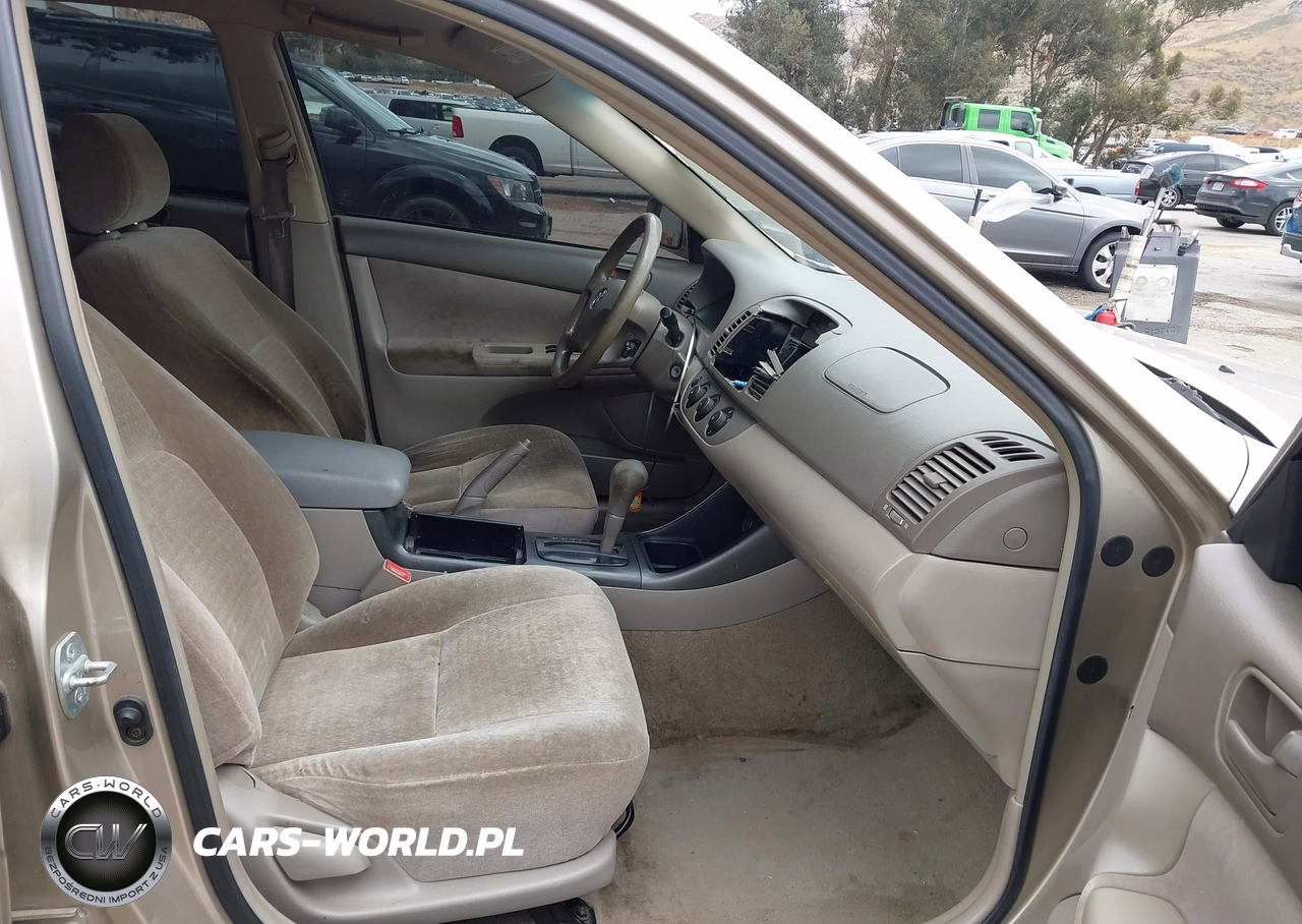 2003 Toyota Camry Le VIN:JTDBE32K930206299 - 5