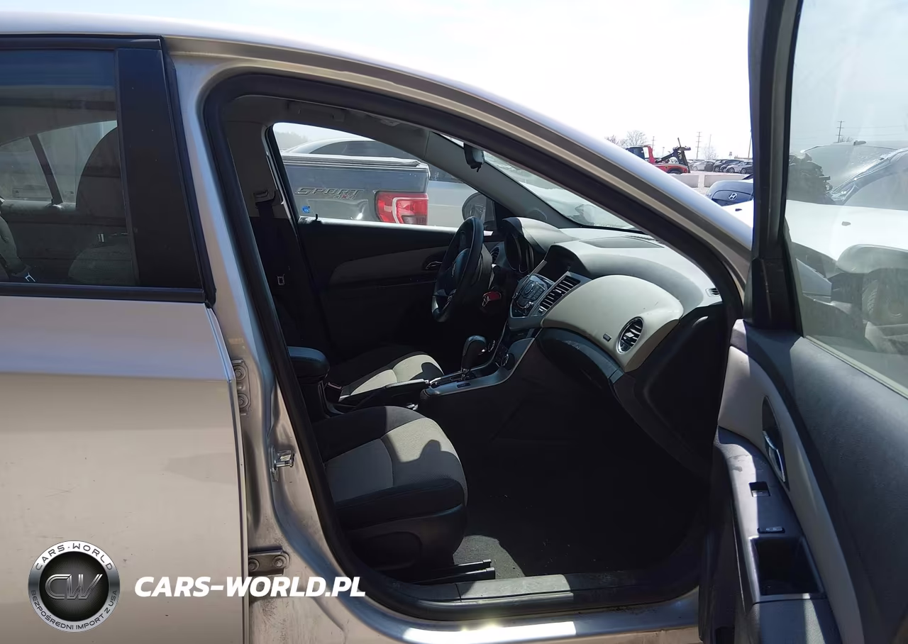 2016 Chevrolet Cruze Limited Ls Auto VIN:1G1PC5SH1G7120597 - 5