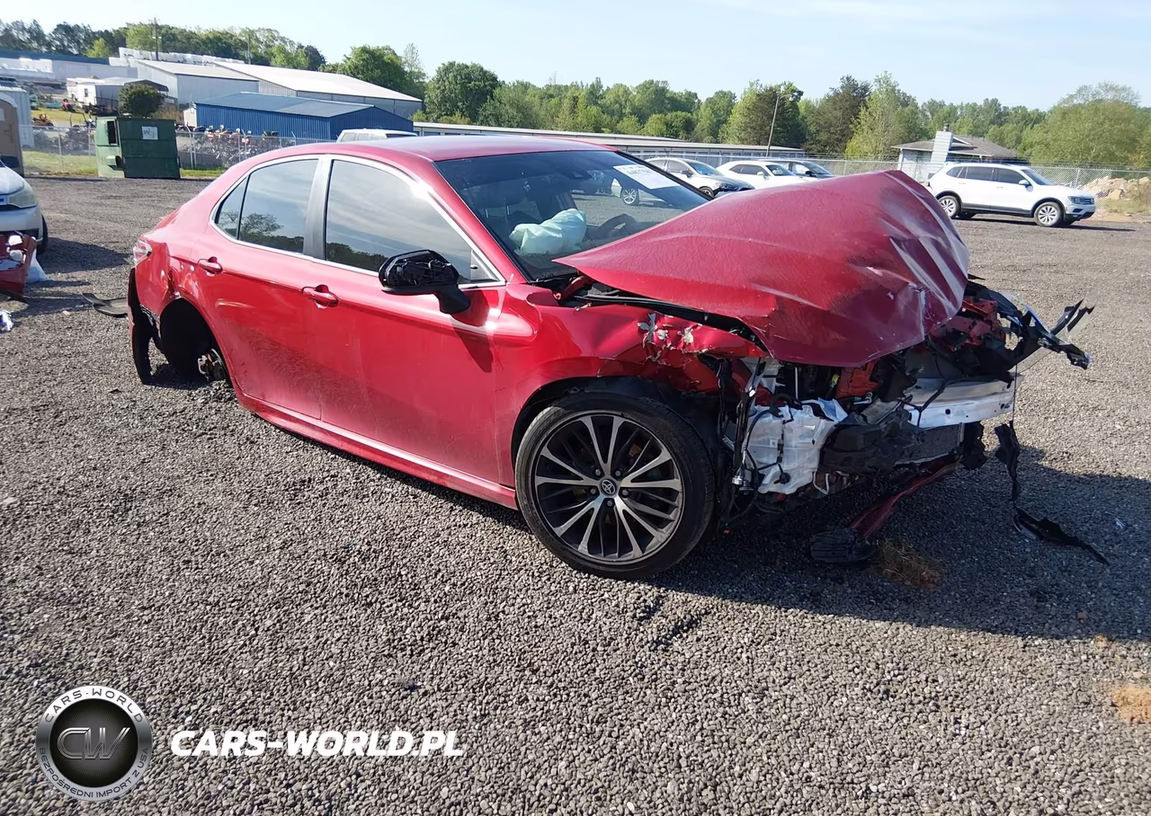 2020 TOYOTA CAMRY SE