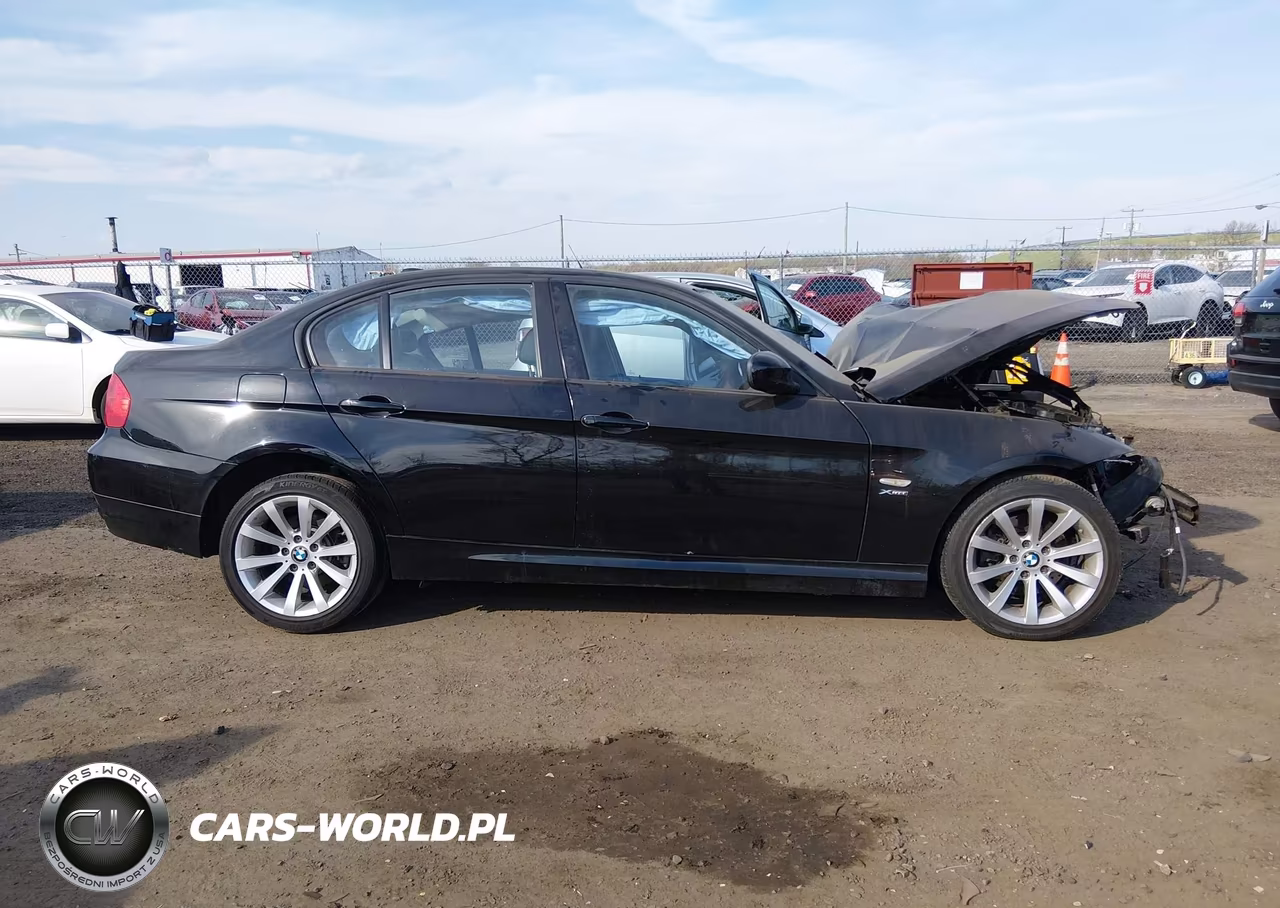 2011 BMW 328I xDrive VIN:WBAPK7C5XBF085693 - 13