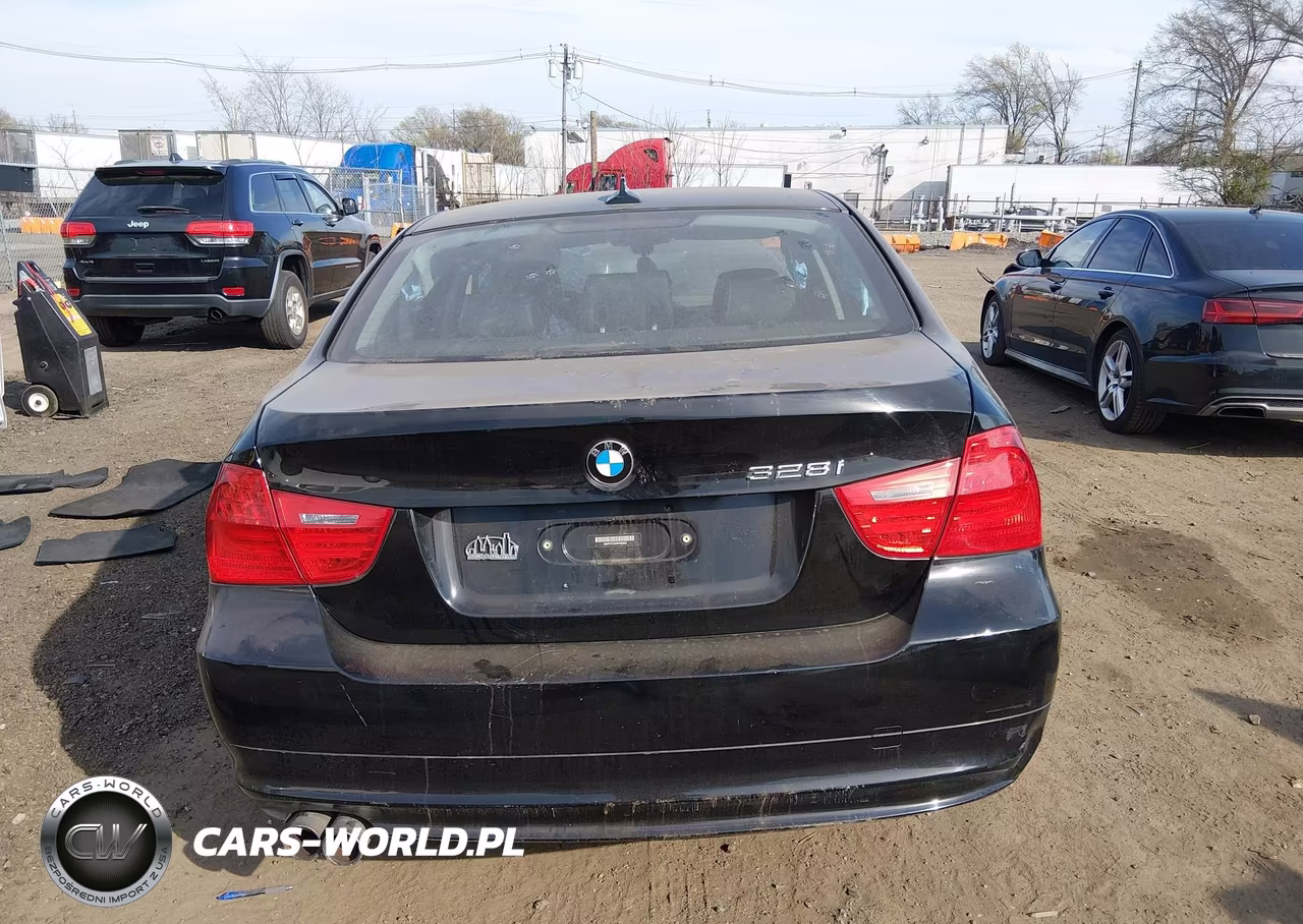 2011 BMW 328I xDrive VIN:WBAPK7C5XBF085693 - 16