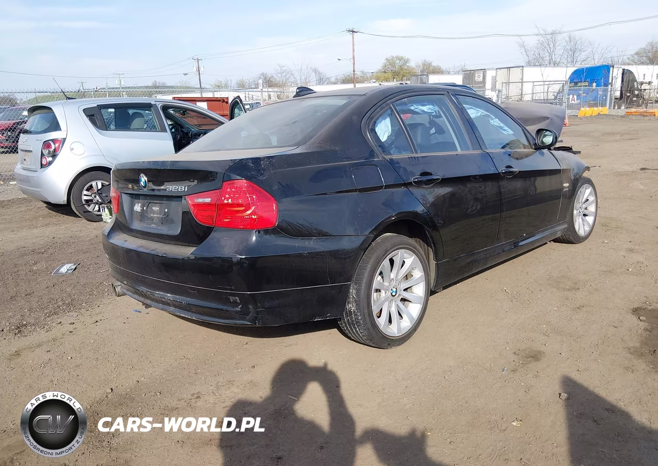 2011 BMW 328I xDrive VIN:WBAPK7C5XBF085693 - 4