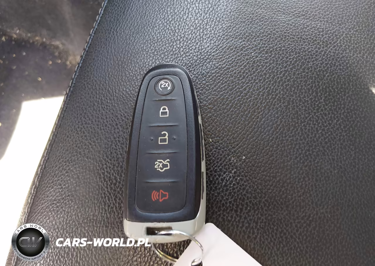 2016 Ford Escape Titanium VIN:1FMCU9J91GUA51024 - 11