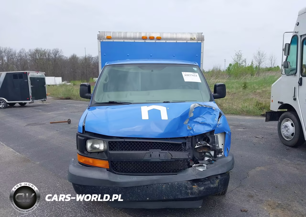 2009 Chevrolet Express Cutaway Work Van VIN:1GBHG31C291165763 - 13