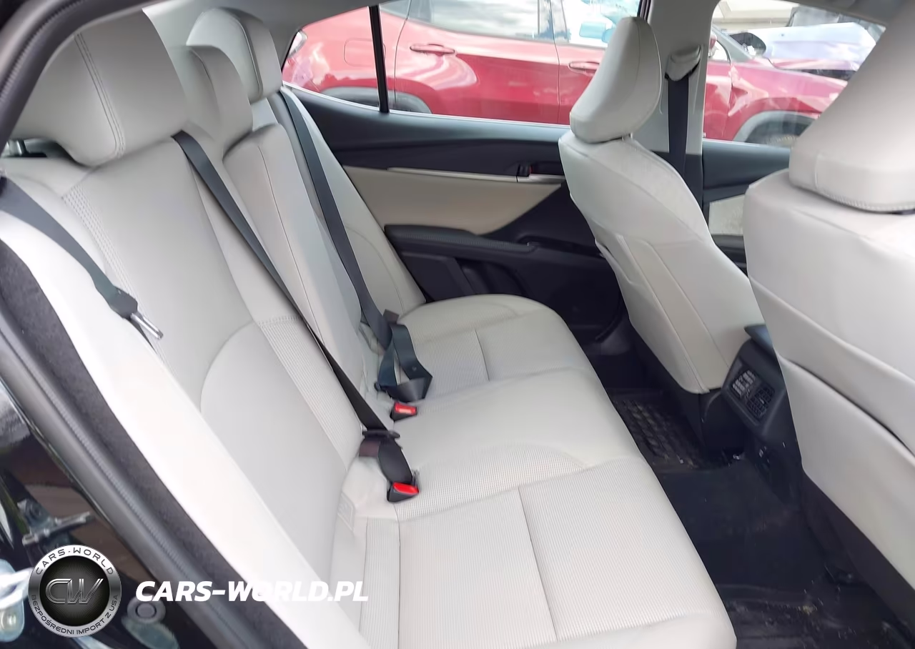 2026 Toyota Camry Xle VIN:4T1DBADK9TU043287 - 8