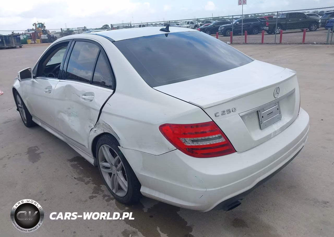 2014 Mercedes-Benz C 250 Sport VIN:WDDGF4HB1EG250961 - 3