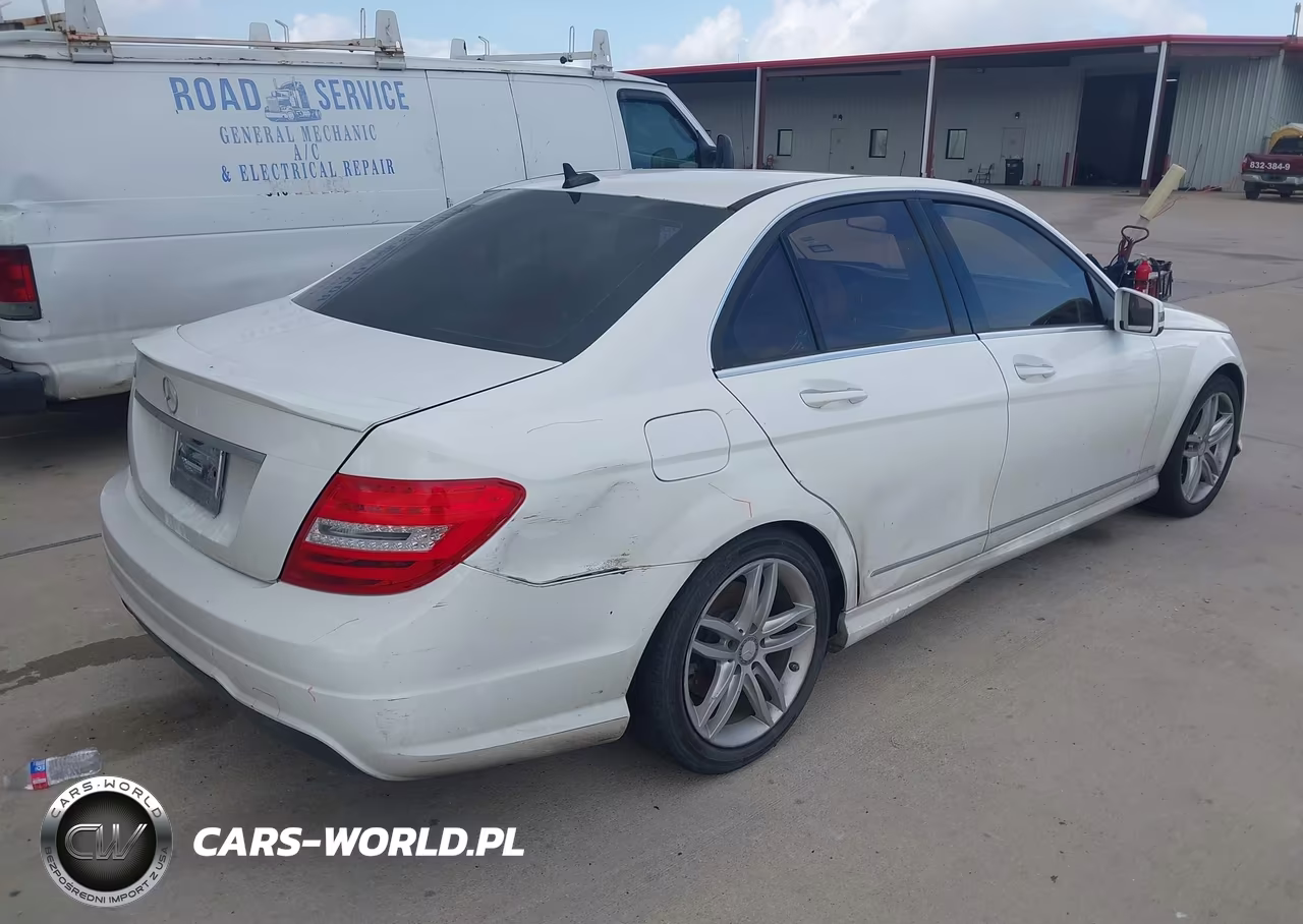 2014 Mercedes-Benz C 250 Sport VIN:WDDGF4HB1EG250961 - 4