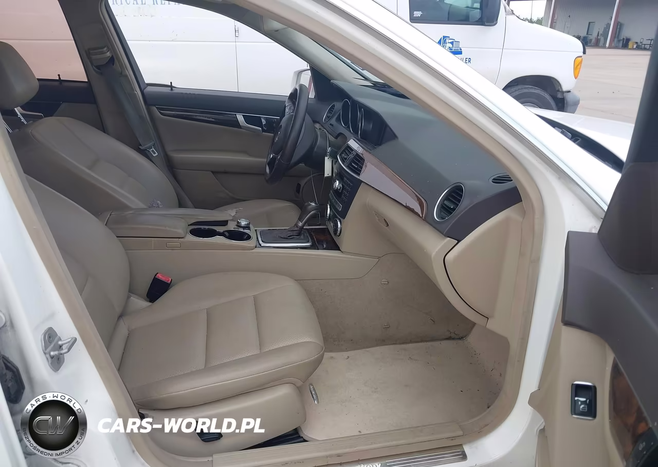 2014 Mercedes-Benz C 250 Sport VIN:WDDGF4HB1EG250961 - 5