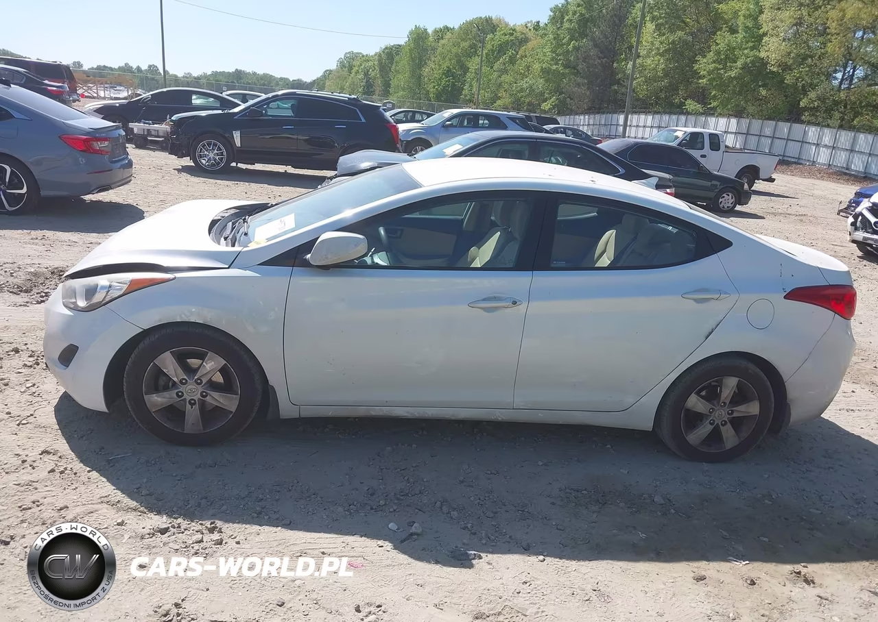 2013 Hyundai Elantra Gls VIN:5NPDH4AE4DH403497 - 14