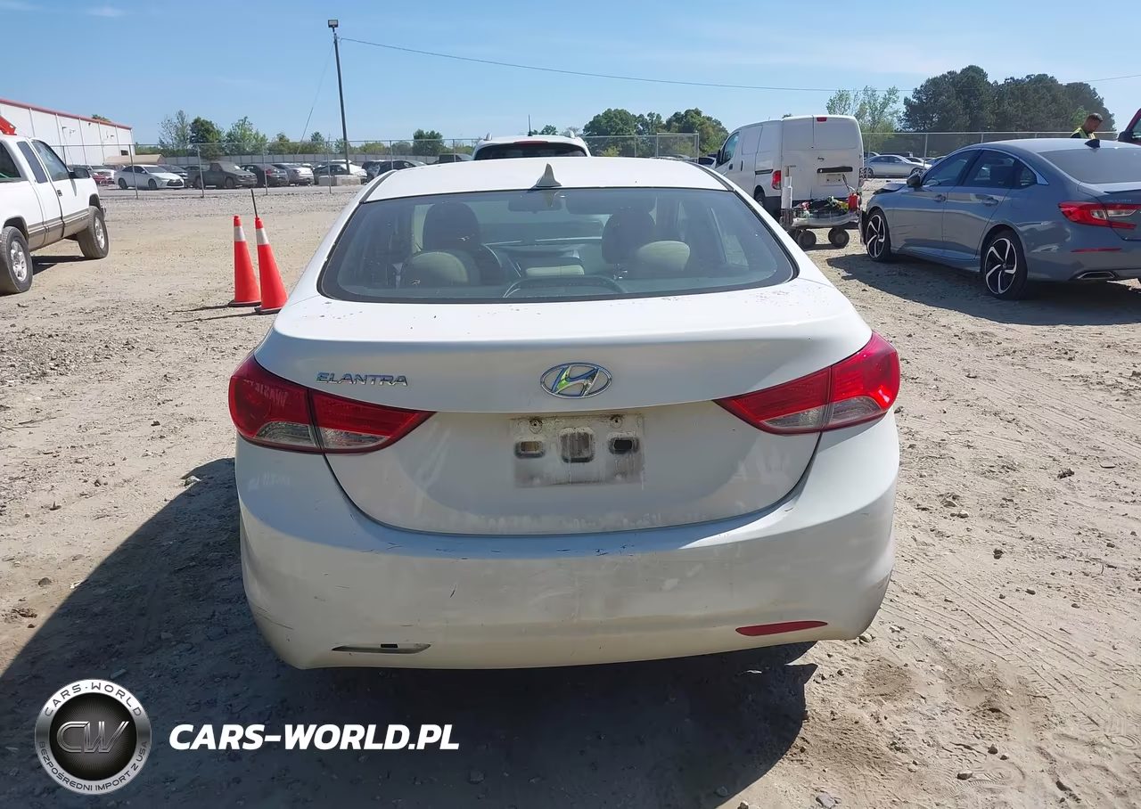 2013 Hyundai Elantra Gls VIN:5NPDH4AE4DH403497 - 16