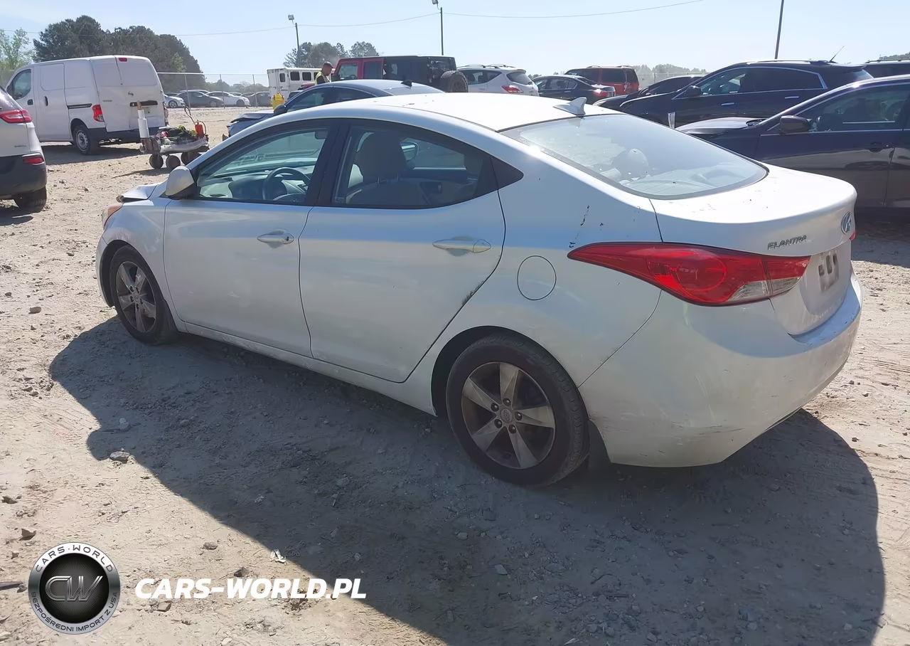 2013 Hyundai Elantra Gls VIN:5NPDH4AE4DH403497 - 3