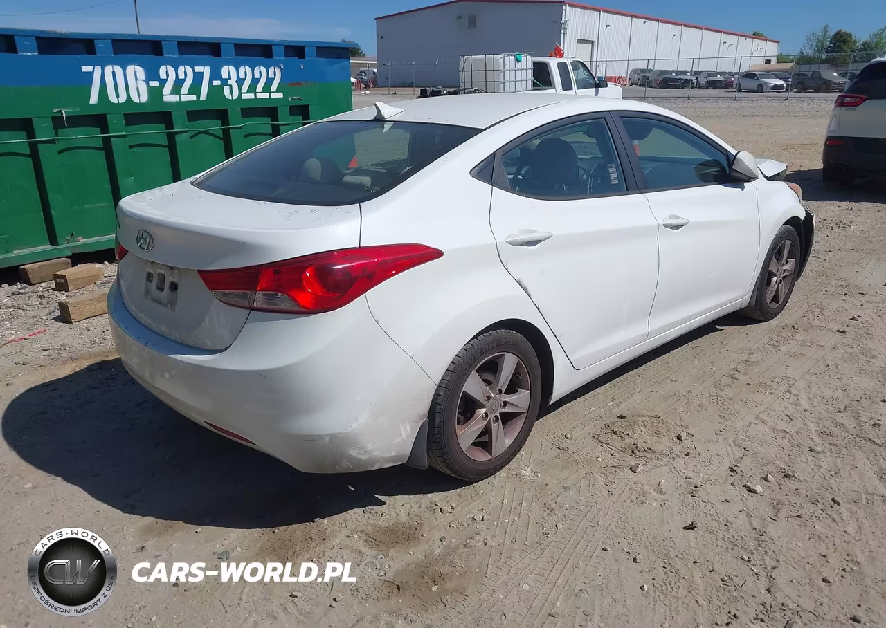 2013 Hyundai Elantra Gls VIN:5NPDH4AE4DH403497 - 4