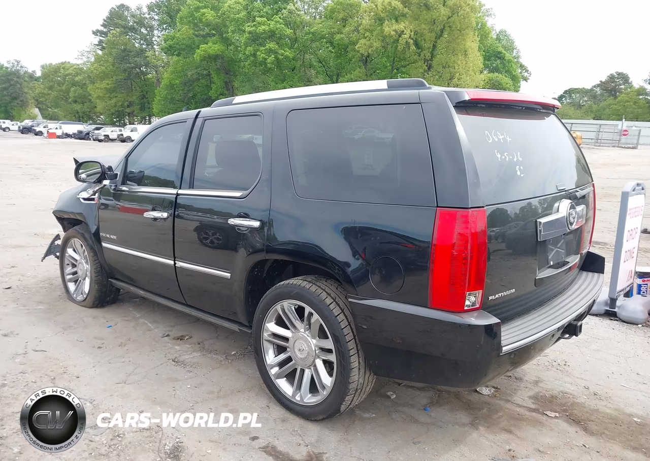 2011 Cadillac Escalade Platinum Edition VIN:1GYS3DEF4BR290644 - 3