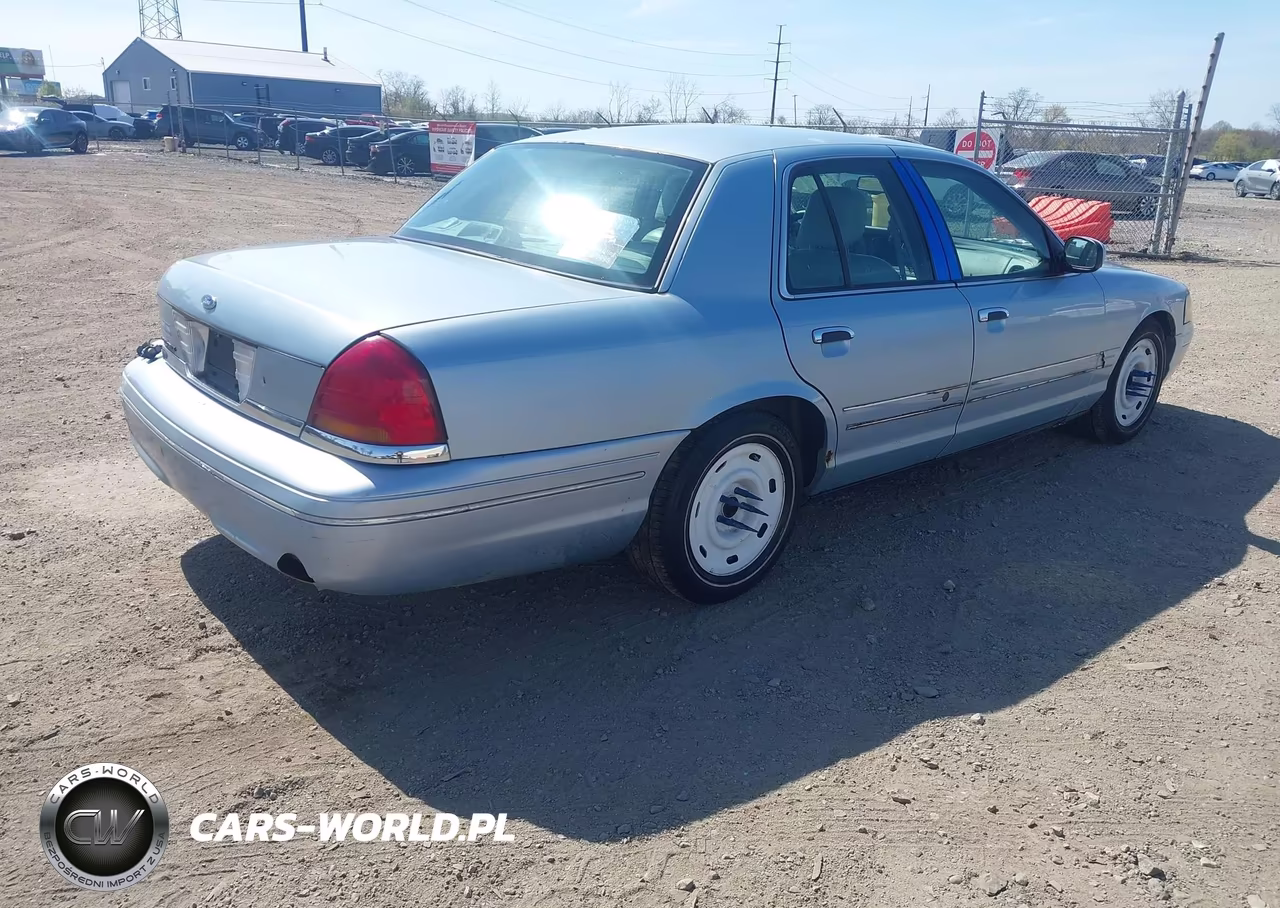 2003 Ford Crown Victoria Lx VIN:2FAHP74W13X150068 - 4