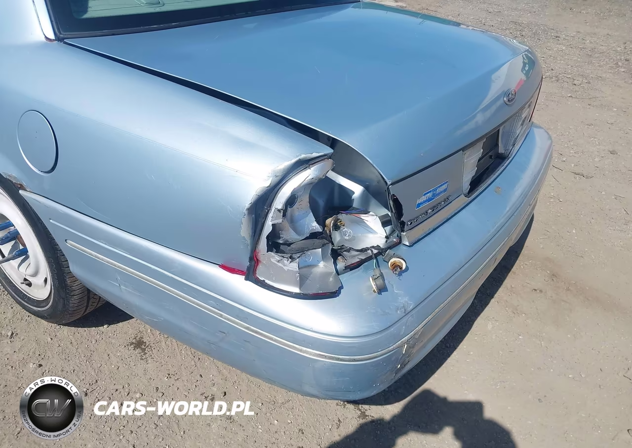 2003 Ford Crown Victoria Lx VIN:2FAHP74W13X150068 - 6