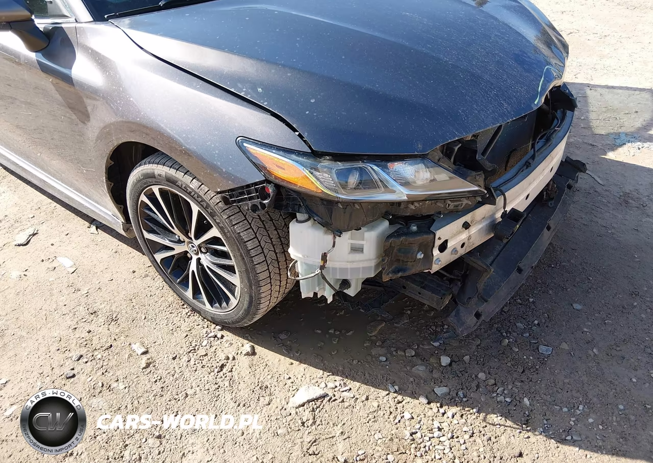 2018 Toyota Camry Se VIN:4T1B11HKXJU644094 - 18