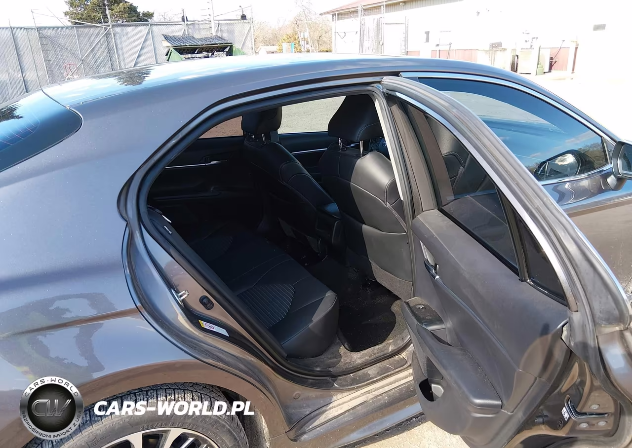 2018 Toyota Camry Se VIN:4T1B11HKXJU644094 - 8