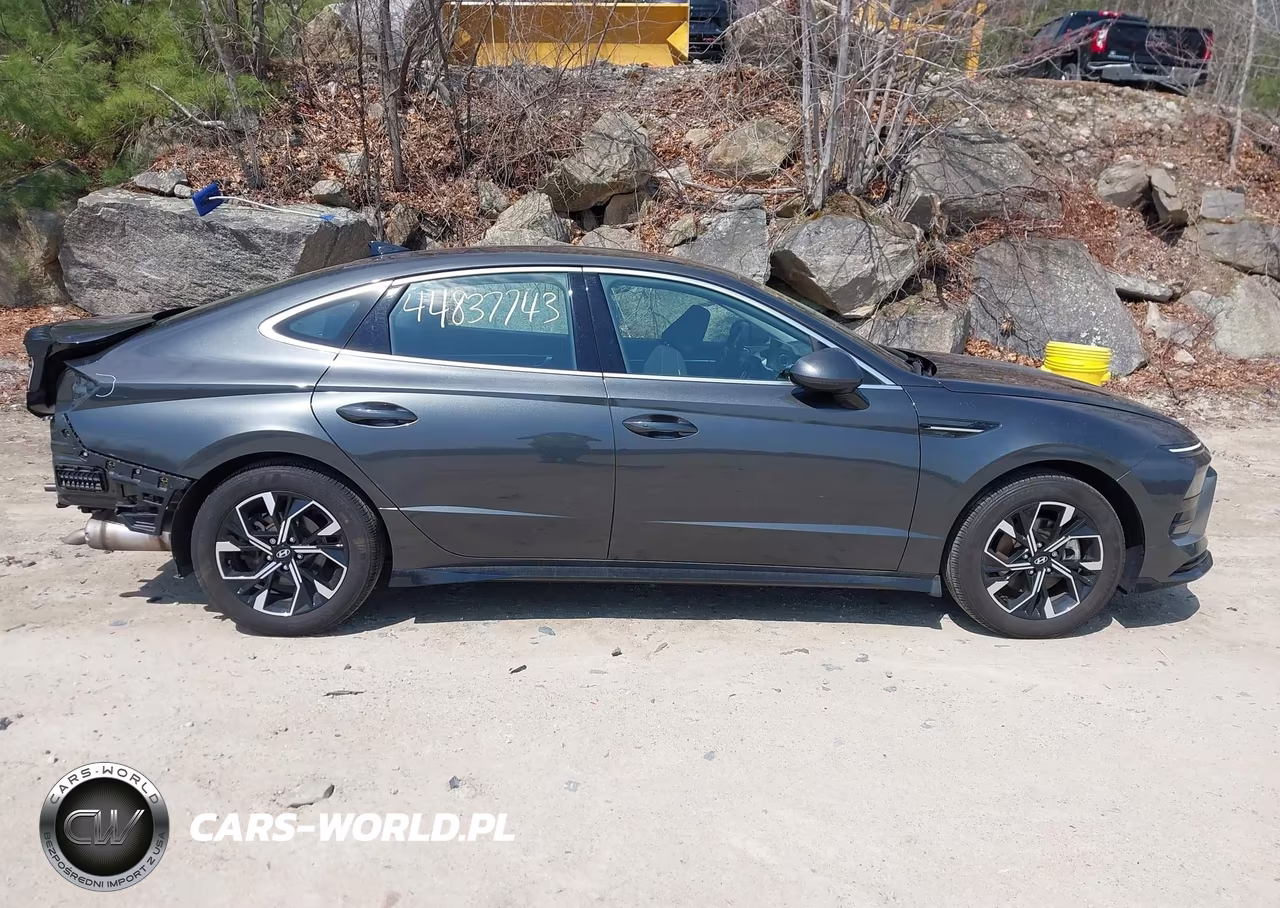 2025 Hyundai Sonata Sel VIN:KMHL64JA4SA484984 - 14