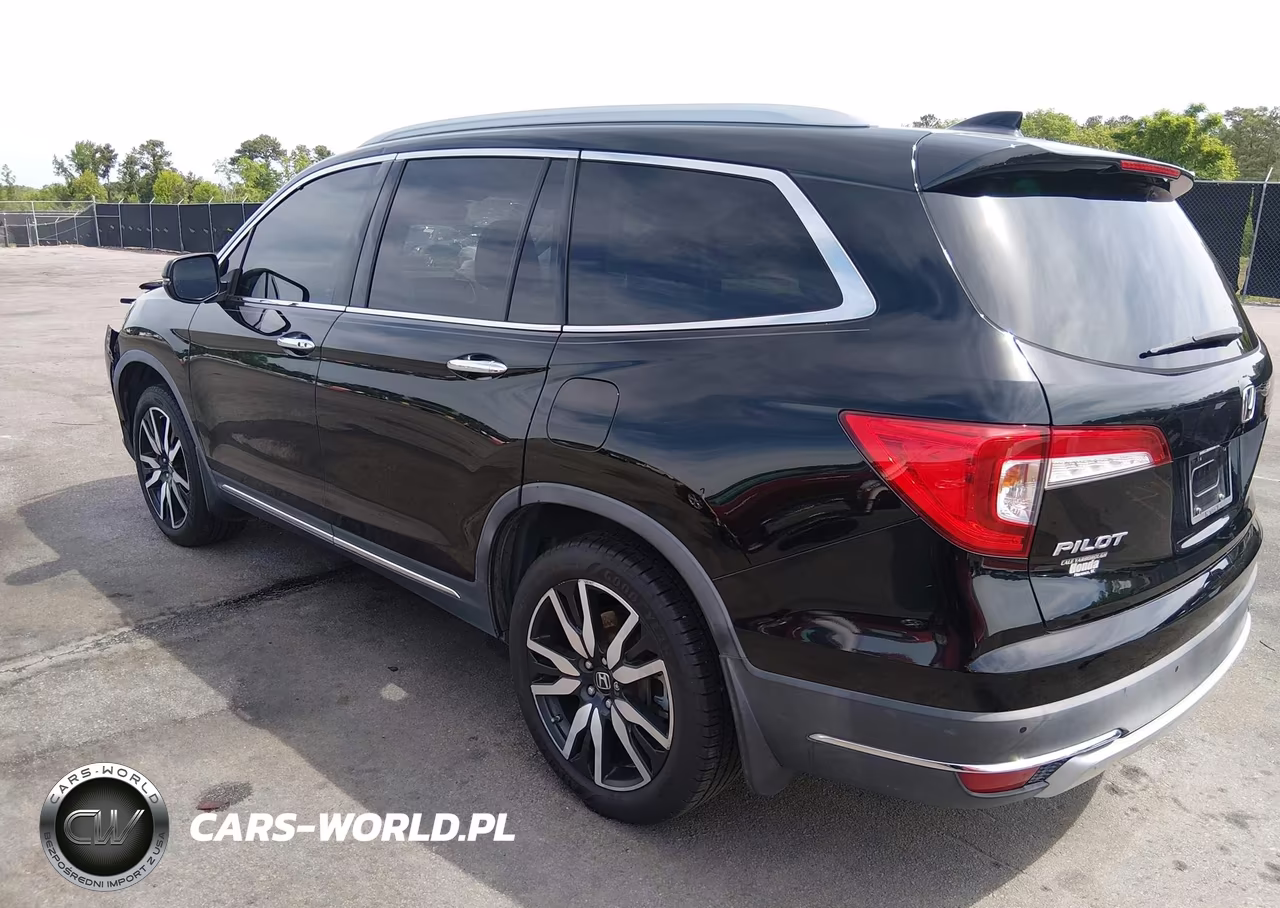 2019 Honda Pilot Touring VIN:5FNYF5H64KB015306 - 3