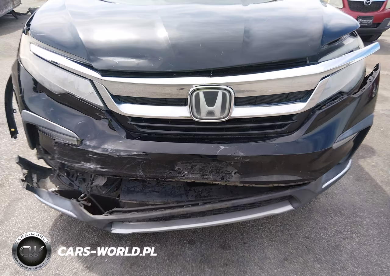 2019 Honda Pilot Touring VIN:5FNYF5H64KB015306 - 6
