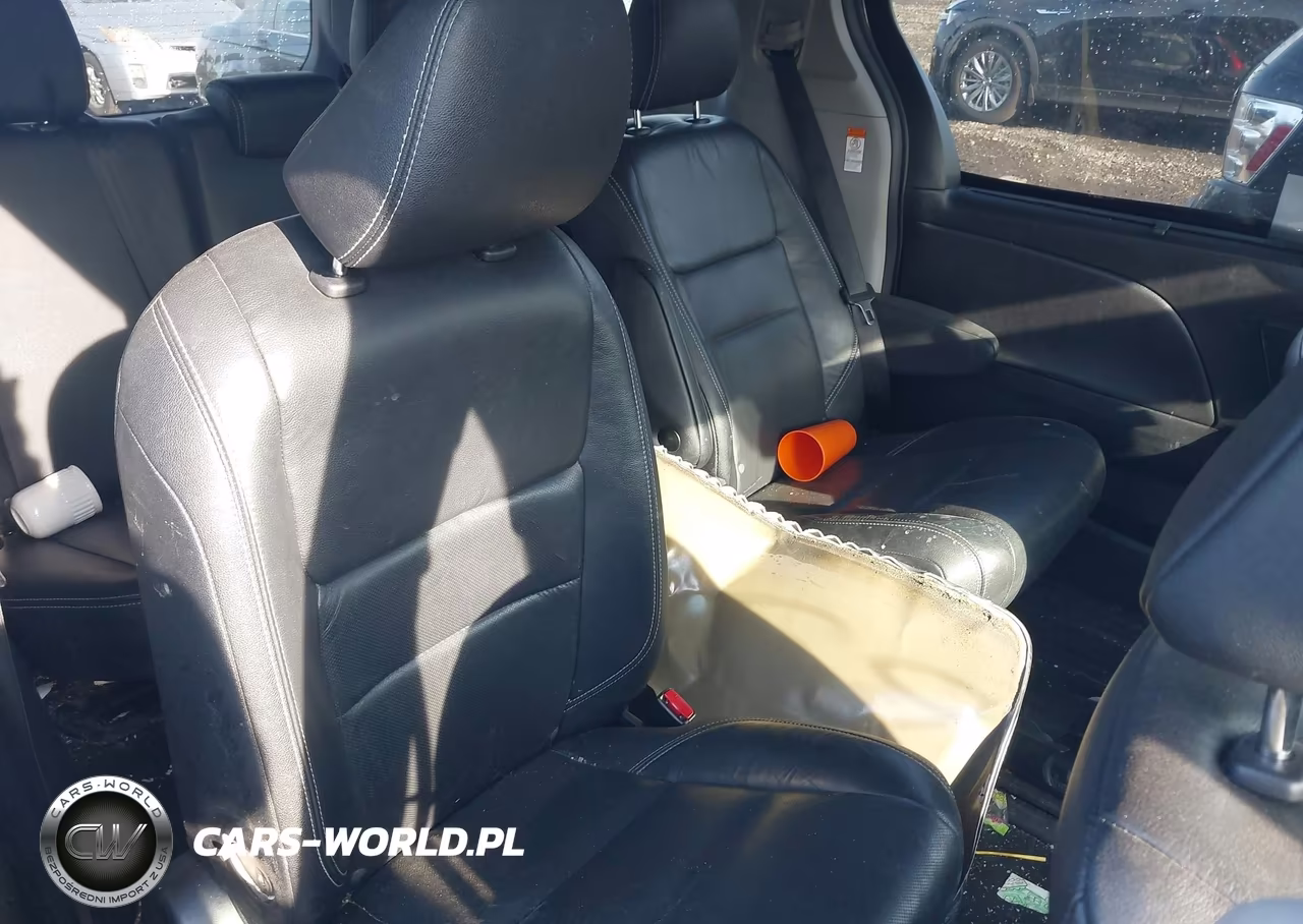 2019 Toyota Sienna Se 7 Passenger VIN:5TDEZ3DCXKS214463 - 8