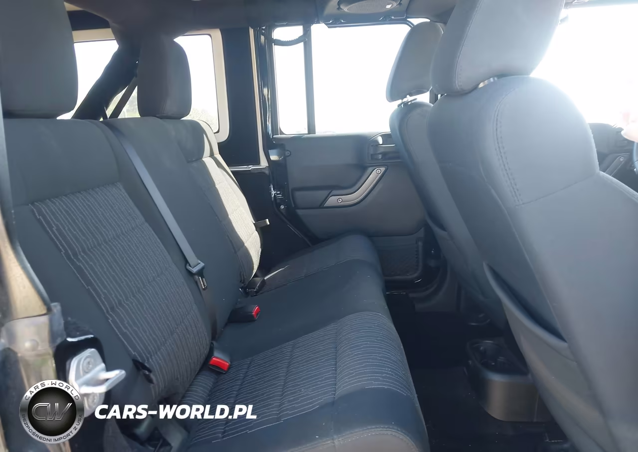 2011 Jeep Wrangler Unlimited Sport VIN:1J4BA3H10BL549553 - 8