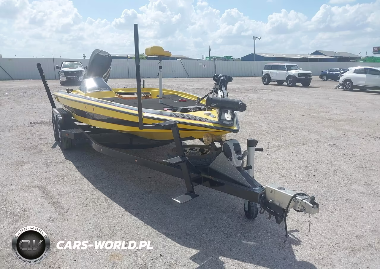 1996 Bullet Bass Boat