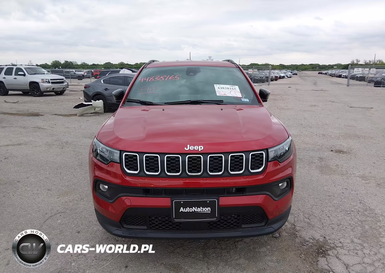2025 Jeep Compass Latitude 4X4 VIN:3C4NJDBN8ST610236 - 12