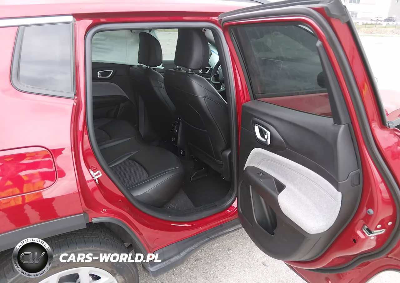 2025 Jeep Compass Latitude 4X4 VIN:3C4NJDBN8ST610236 - 8
