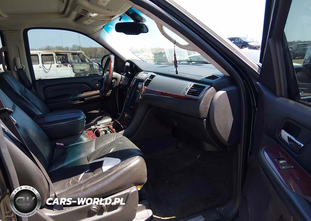 2008 Cadillac Escalade Standard VIN:1GYFK63858R158263 - 5
