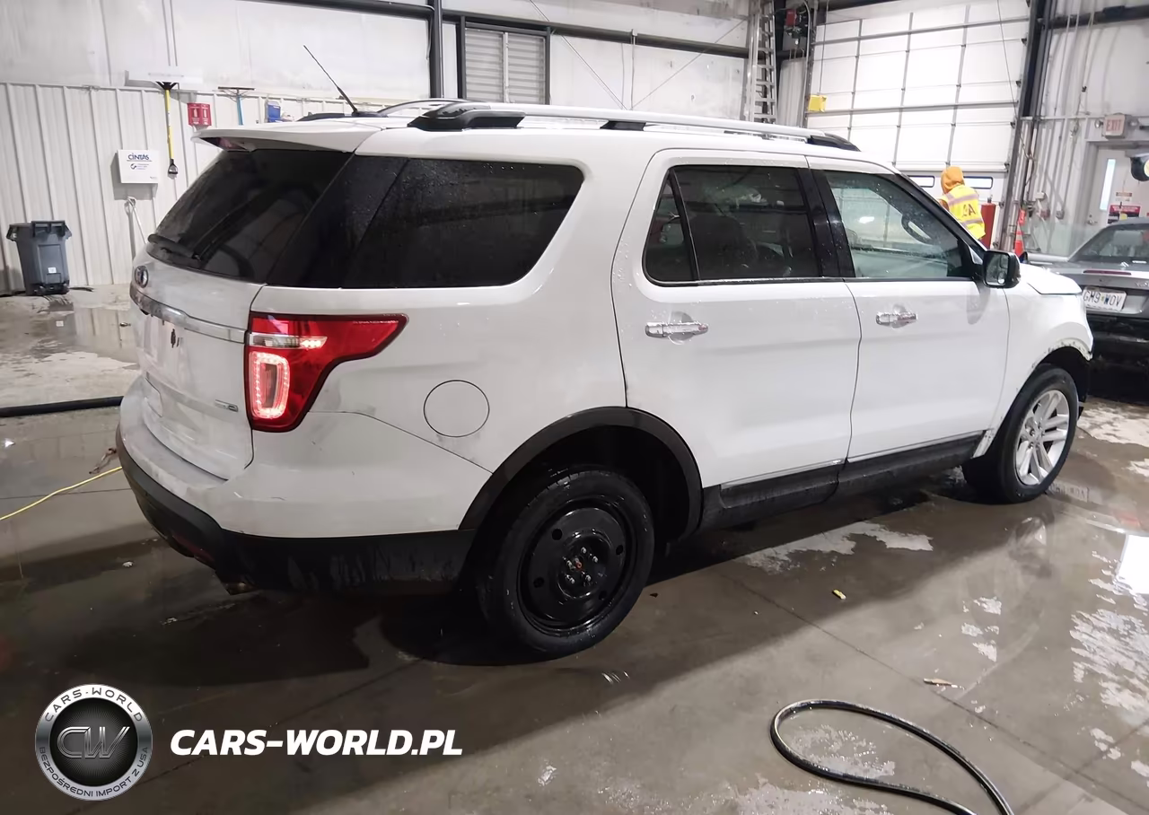 2015 Ford Explorer Xlt VIN:1FM5K8D84FGB84613 - 4