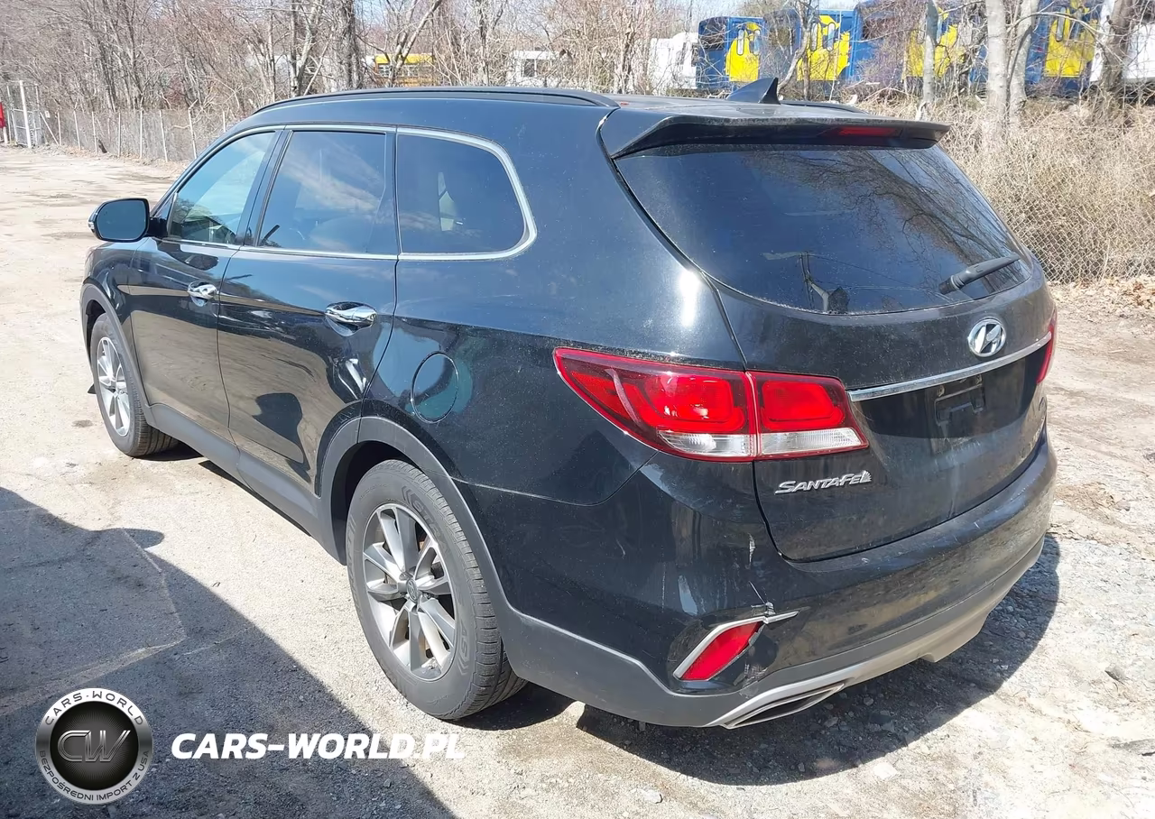 2018 Hyundai Santa Fe Se VIN:KM8SNDHF4JU281624 - 3