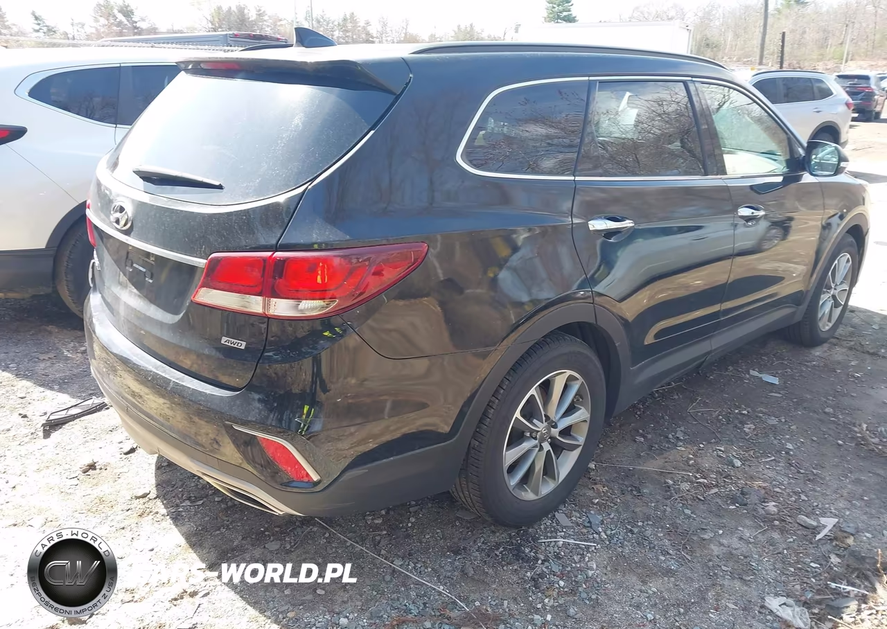 2018 Hyundai Santa Fe Se VIN:KM8SNDHF4JU281624 - 4