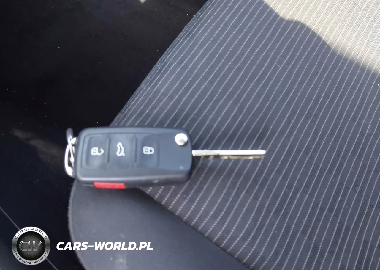 2013 Volkswagen Tiguan S VIN:WVGAV3AX8DW620774 - 11