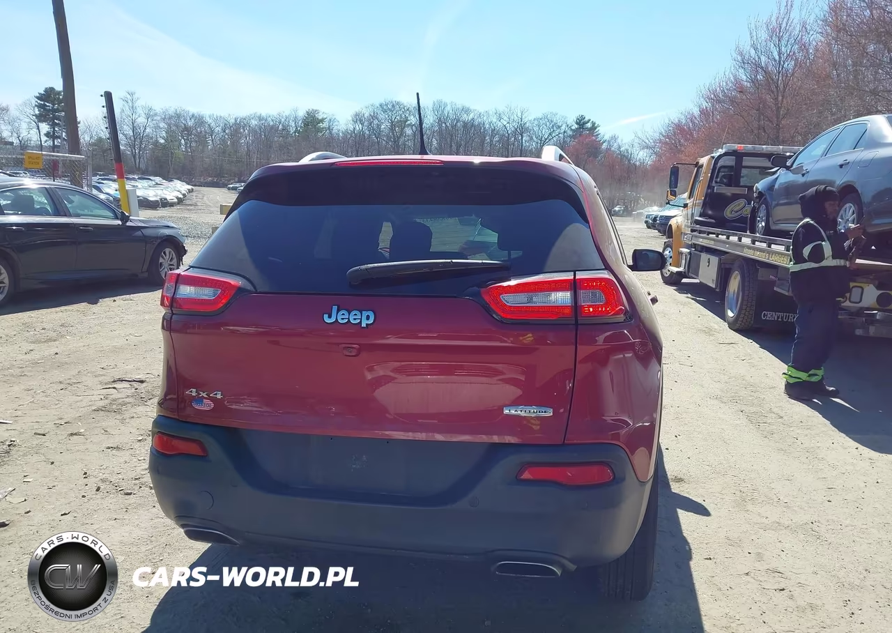 2016 Jeep Cherokee Latitude VIN:1C4PJMCS6GW215731 - 17