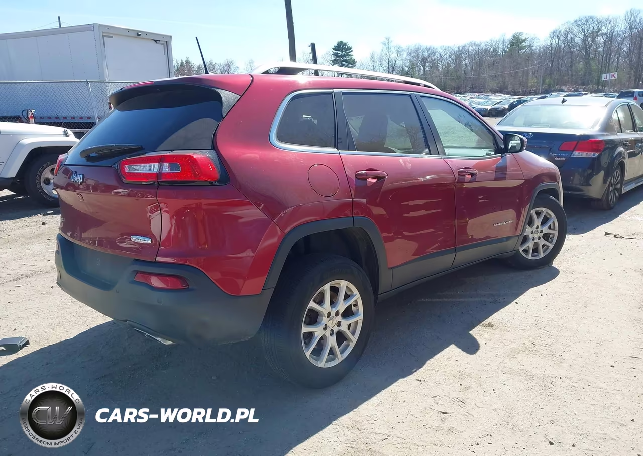 2016 Jeep Cherokee Latitude VIN:1C4PJMCS6GW215731 - 4