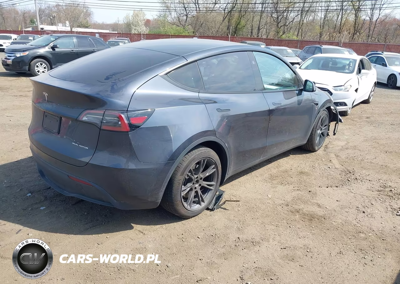 2024 Tesla Model Y Long Range Dual Motor All-Wheel Drive VIN:7SAYGDEE9RA329353 - 4