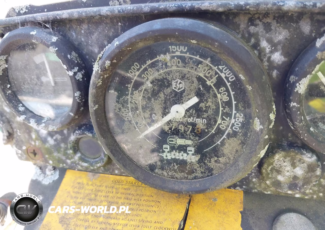 1985 Long 360 - 1563 Tractor VIN:35001030 - 7