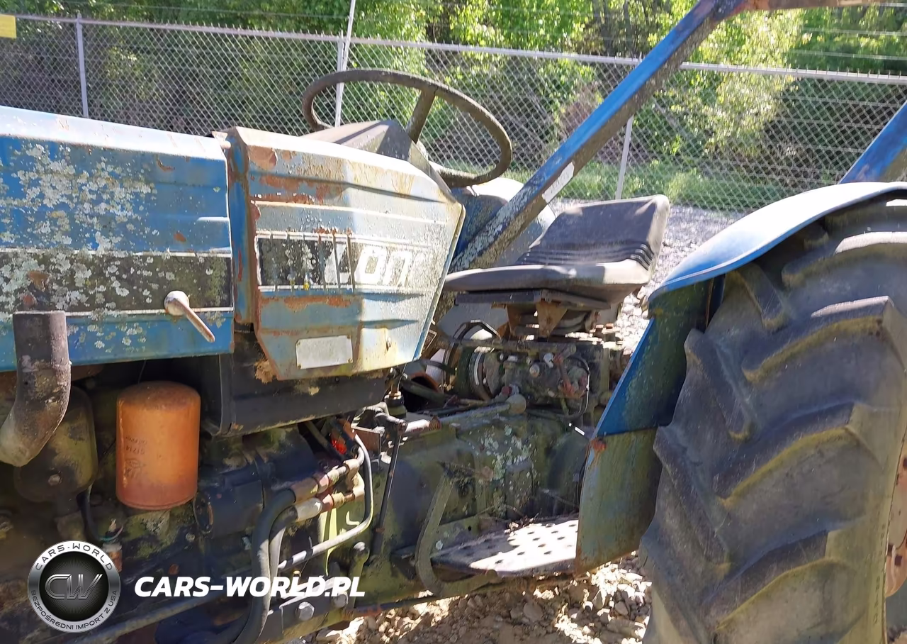 1985 Long 360 - 1563 Tractor VIN:35001030 - 8
