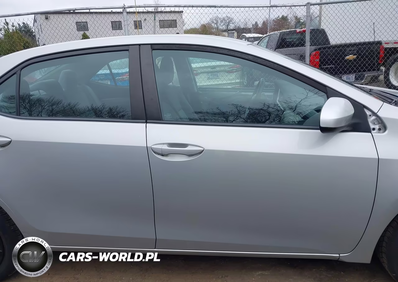 2017 Toyota Corolla Le VIN:2T1BURHEXHC863617 - 14